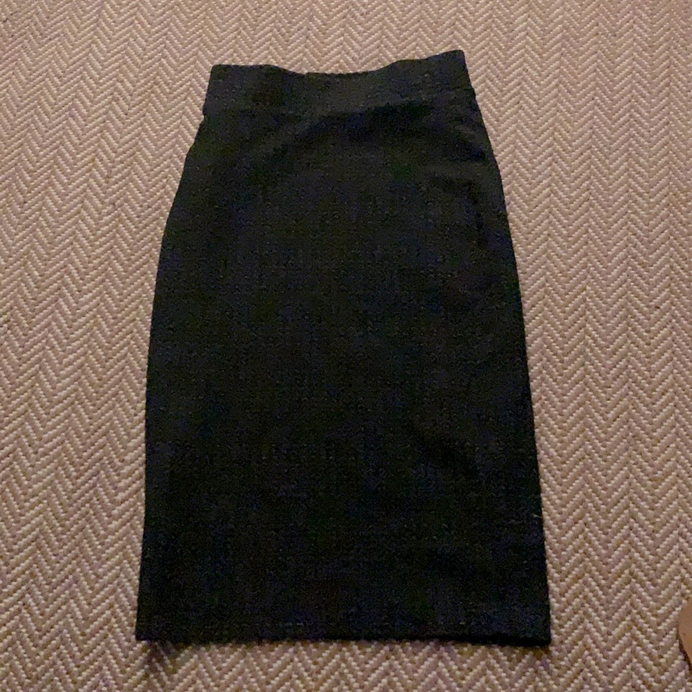 Bcbgmaxazria skirt fits well with baskets or heels